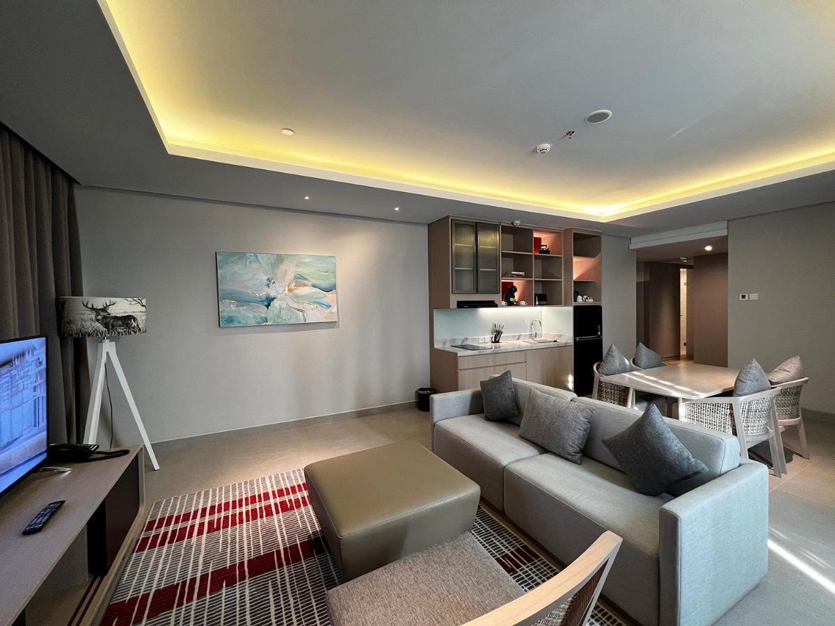 Ra Suites Simatupang Jakarta Buitenkant foto