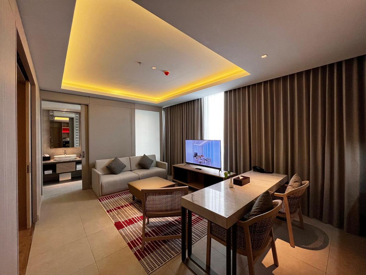 Ra Suites Simatupang Jakarta Buitenkant foto