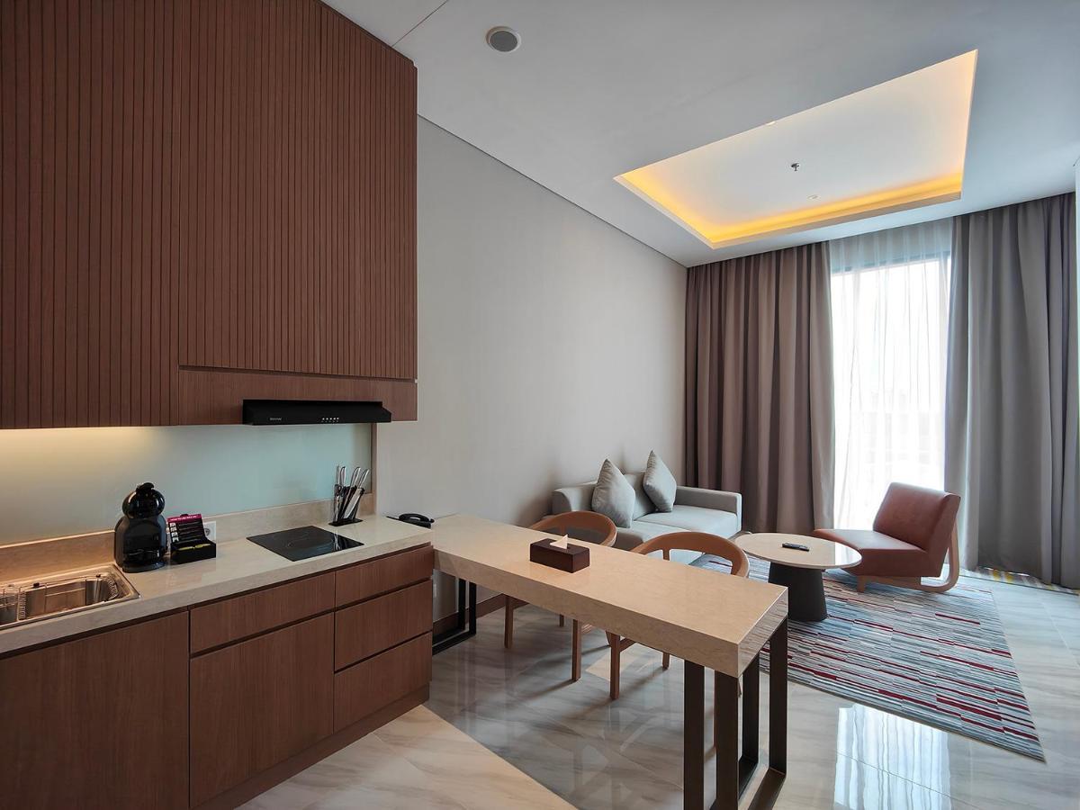 Ra Suites Simatupang Jakarta Buitenkant foto